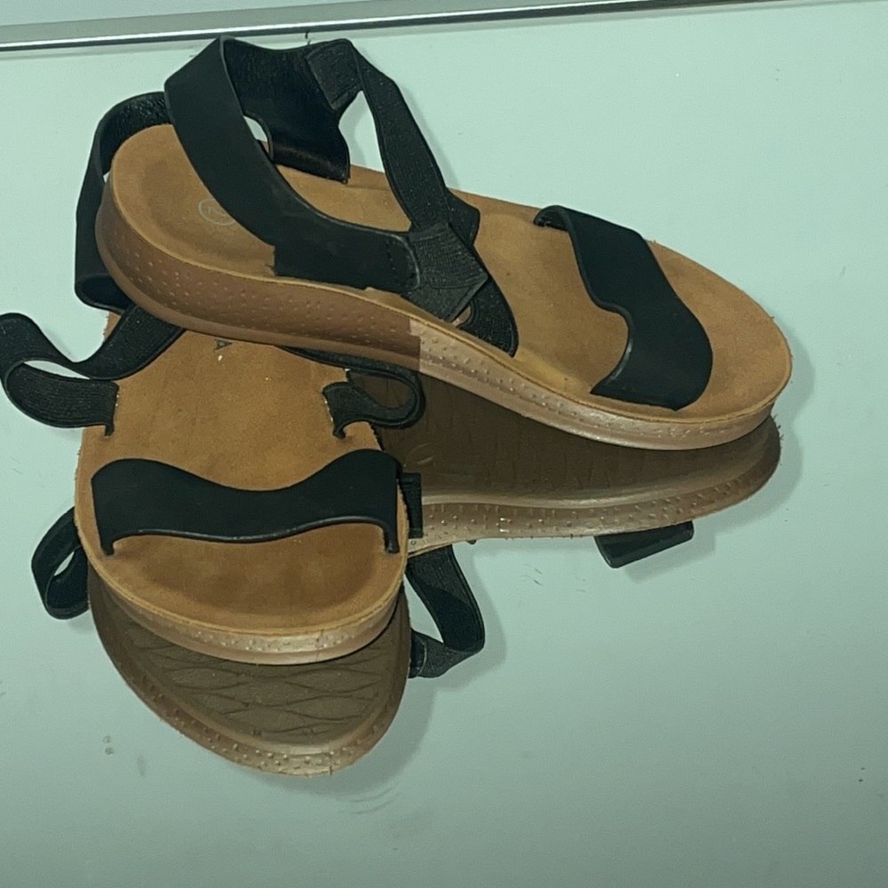 Like new baby girl sandals
